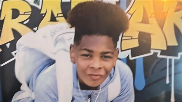 披甲持刀的英国Teenager 比剃刀党更凶险！