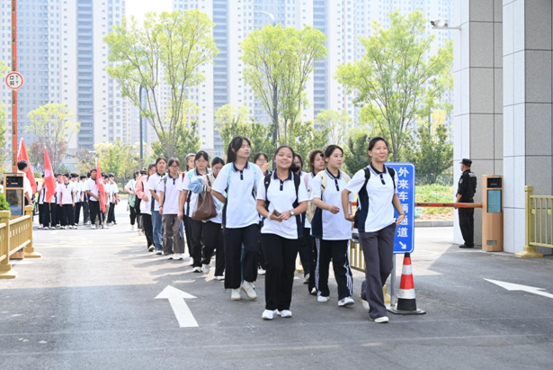 OxZk3xg9EScPIL1L.png image.png